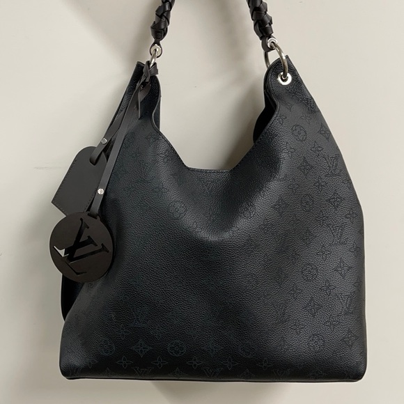 Louis Vuitton Handbags - Louis Vuitton Black “Noir” Carmel Handbag